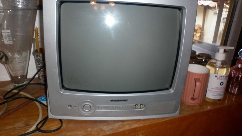 Телевизори 36см. и 56см. диагонал