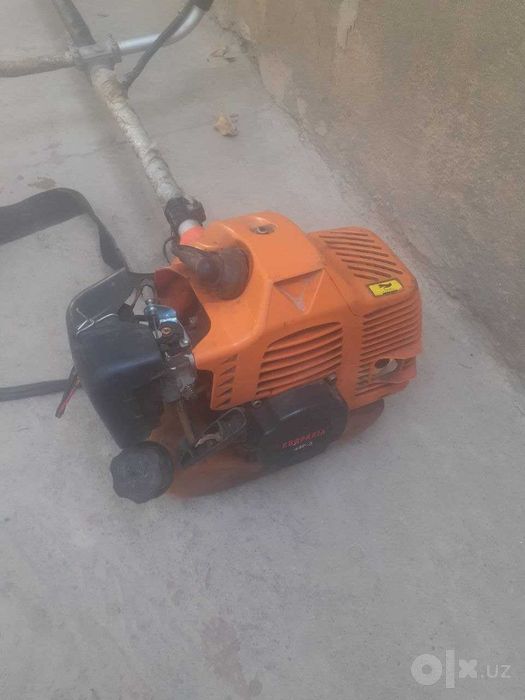 Motokosa benzin urish aparati