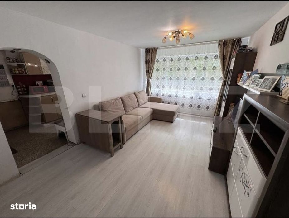 Apartament cu gradina propie de vanzare, 47 mp, zona Aleea Trandafiril