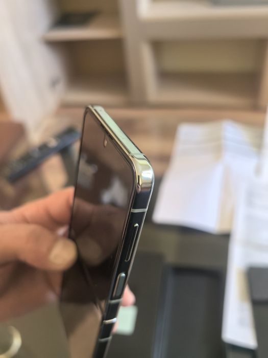 Samsung z flip 5 256G.