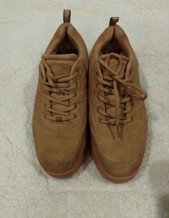 Обява 23 Нови дамски обувки