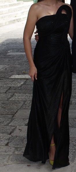 Дълга черна офиална рокля с брокат