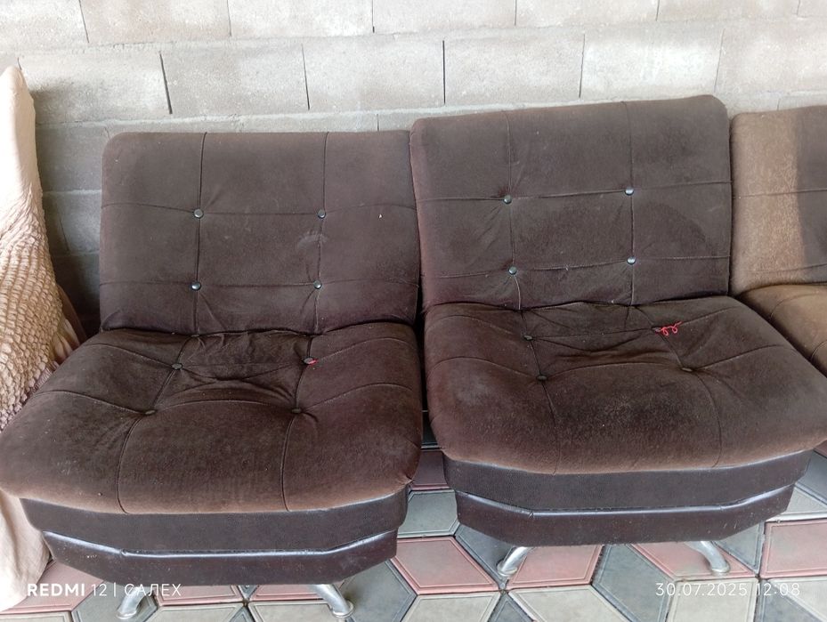 Продаю два дивана