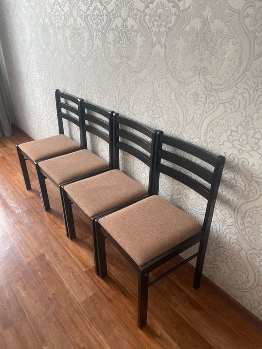 Продам стол, стулья недорого