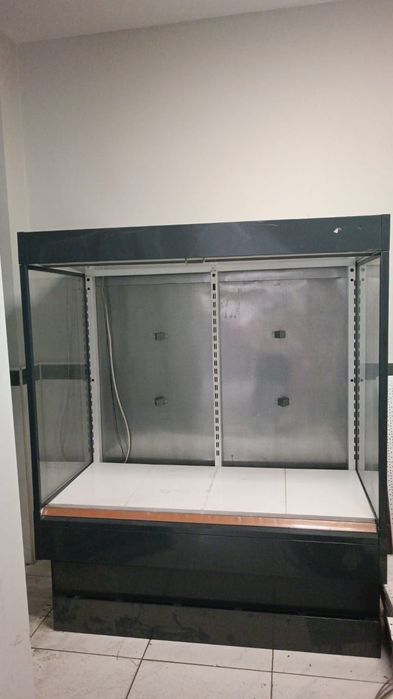 Холодильная витрина