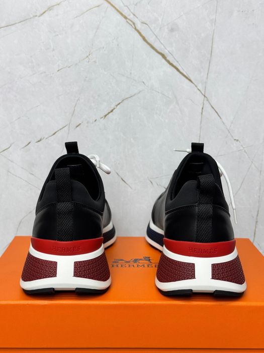 Продаю  Hermes кроссовки 42р