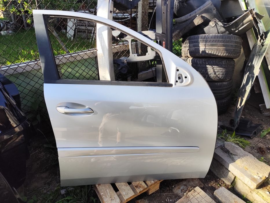Предна дясна врата сива Mercedes ML W164/Мерцедес МЛ В164