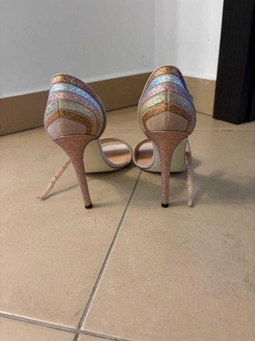 Сандали Pollini на висок ток