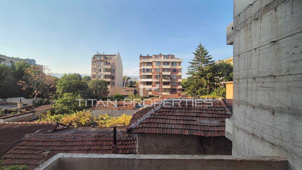 Продава се Тристаен апартамент в Пловдив, Кючук Париж - 105 кв.м за 1569 €/кв.м - Снимка #9