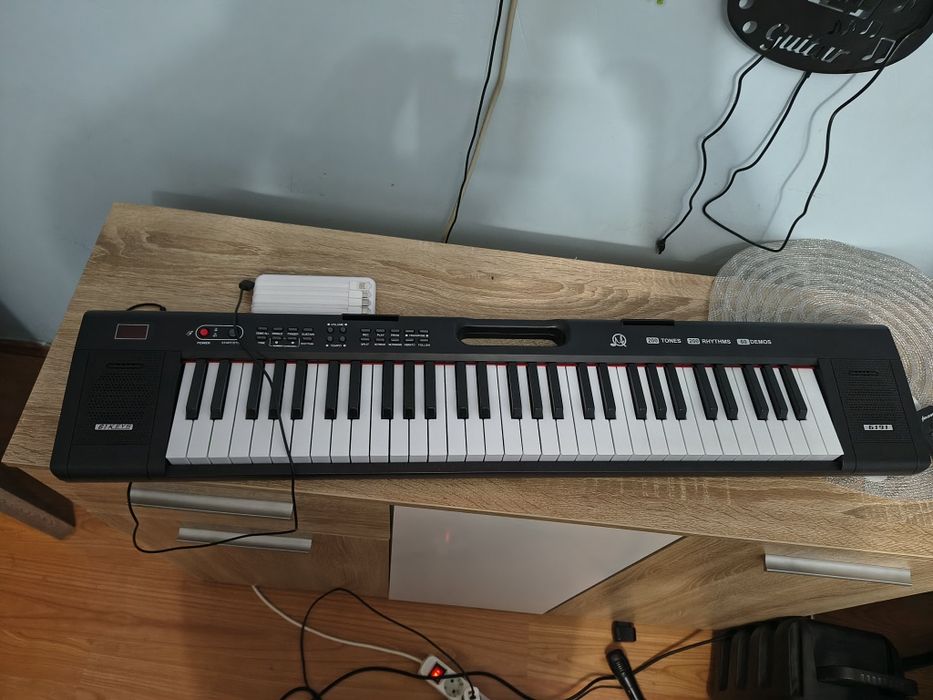 Vând orgă keyboard