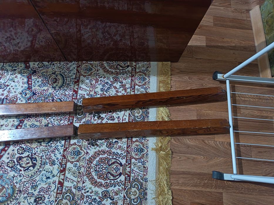 Продам кухонный стол