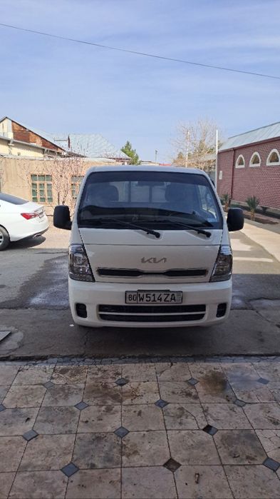 Киа бонго полни нахаду