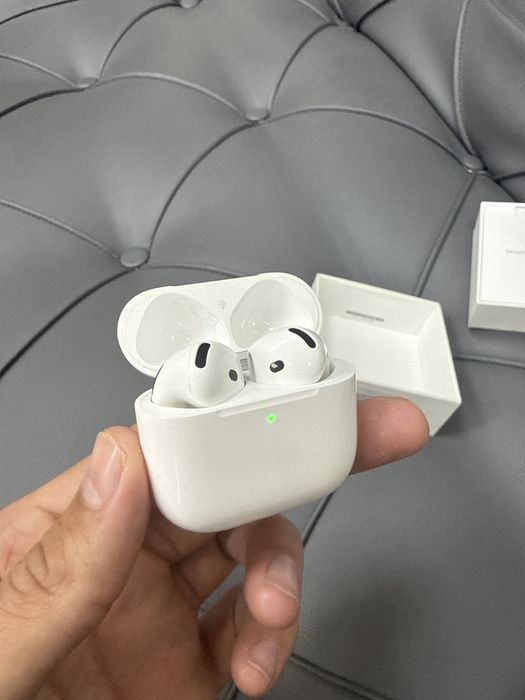 AirPods 4 Эйрподс 4 отличные с коробкой