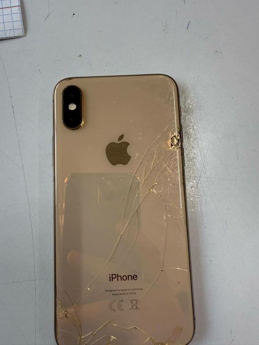 iPhone is 64GB AKB 77%