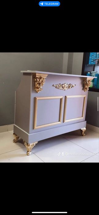 зеркала с лампочками для бутика