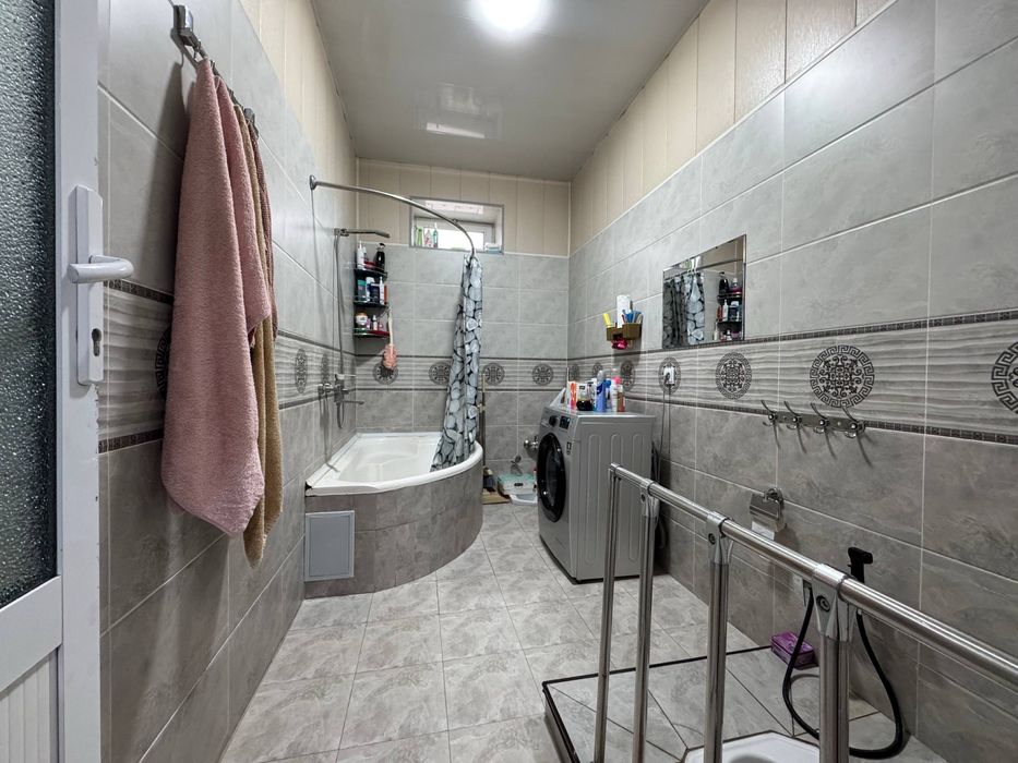 Беш бола госнаб яқинида 6 сотихли янги ховли уй сотмлади