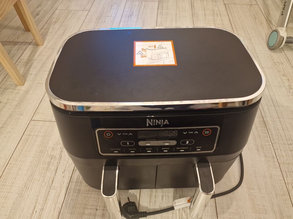 Airfryer Ninja AF300EU, 2470W, 7.6L ,dublu, ca nou.