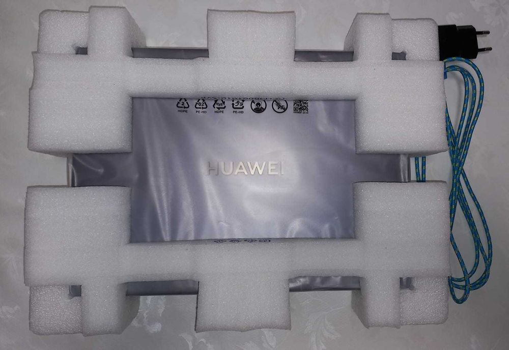 Laptop HUAWEI MateBook 14 NOU