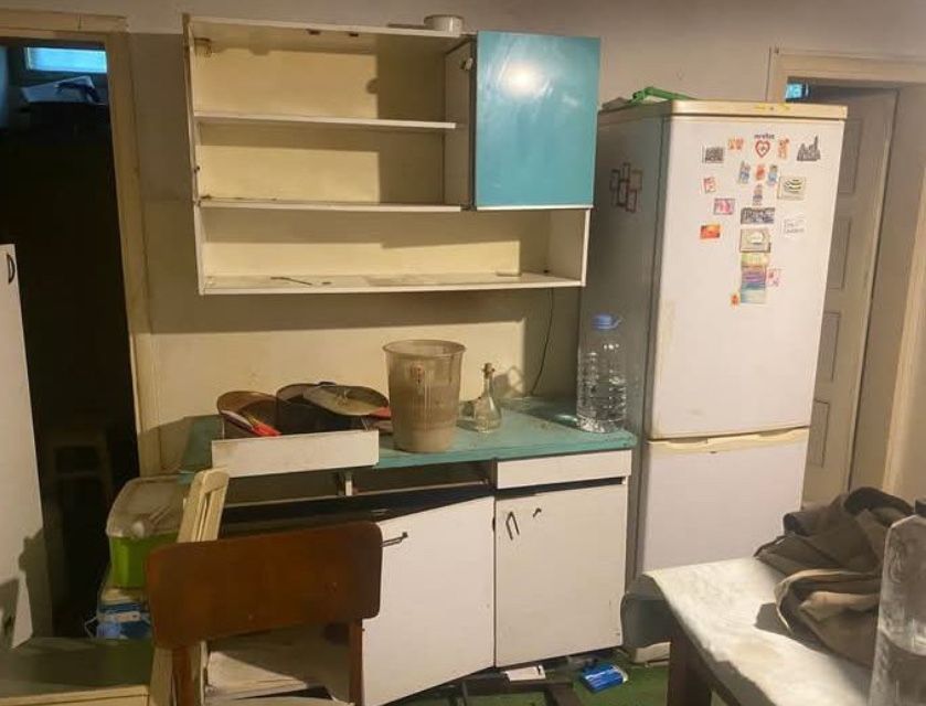 Debarasări mobila, Demolari manuale, Decopertat gresie/faiantă