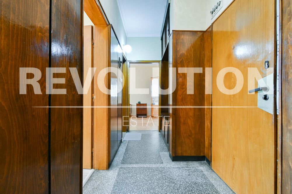 Дава се под наем Двустаен апартамент в София, Център - 70 кв.м за 500 € - Снимка #11