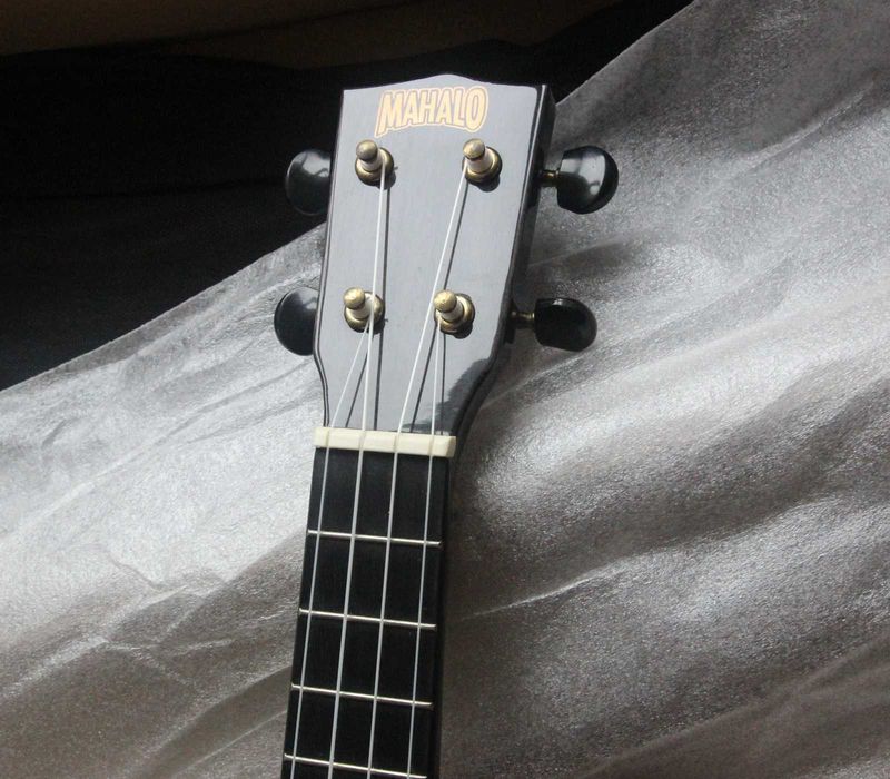 Mahalo  Concert Ukulele Hano