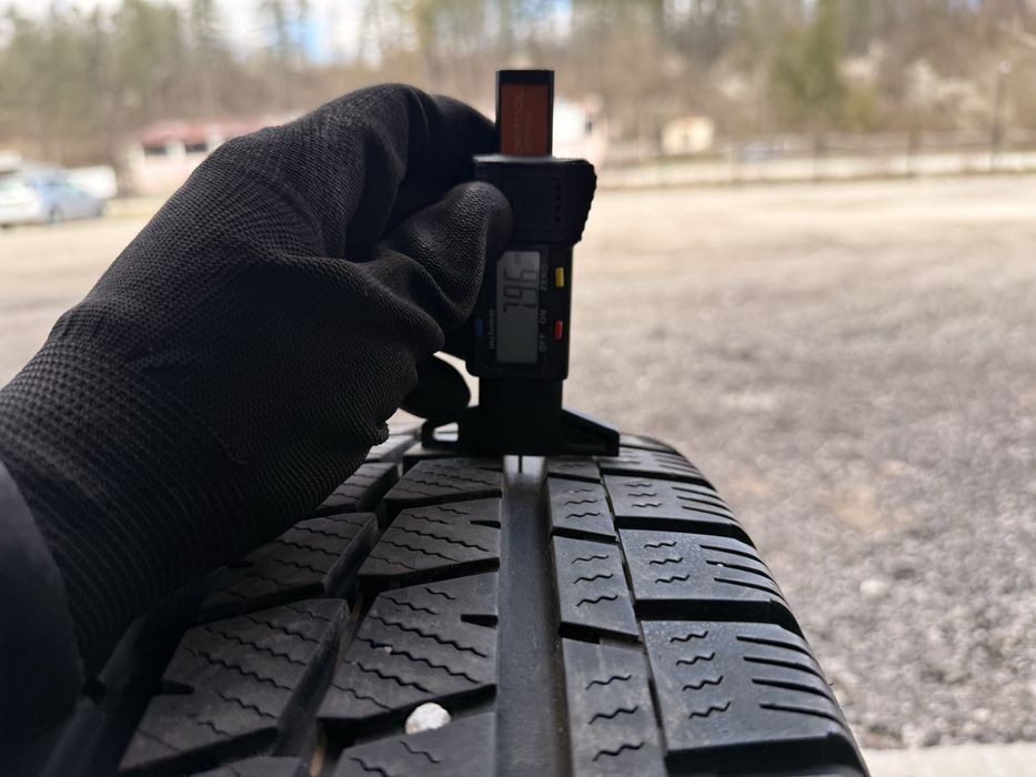 Бусови гуми 215/65/16с FALKEN