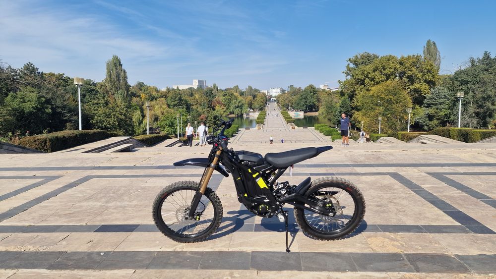 Surron Lightbee X 2025 - 300km aproape nou