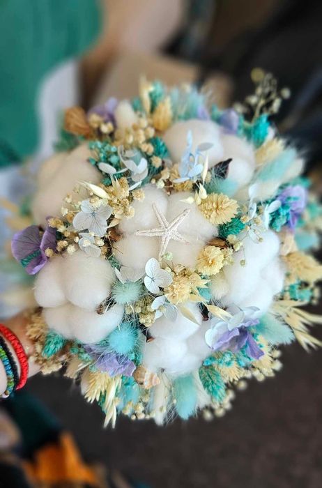 Buchete de mireasa, nașa cu flori criogenate