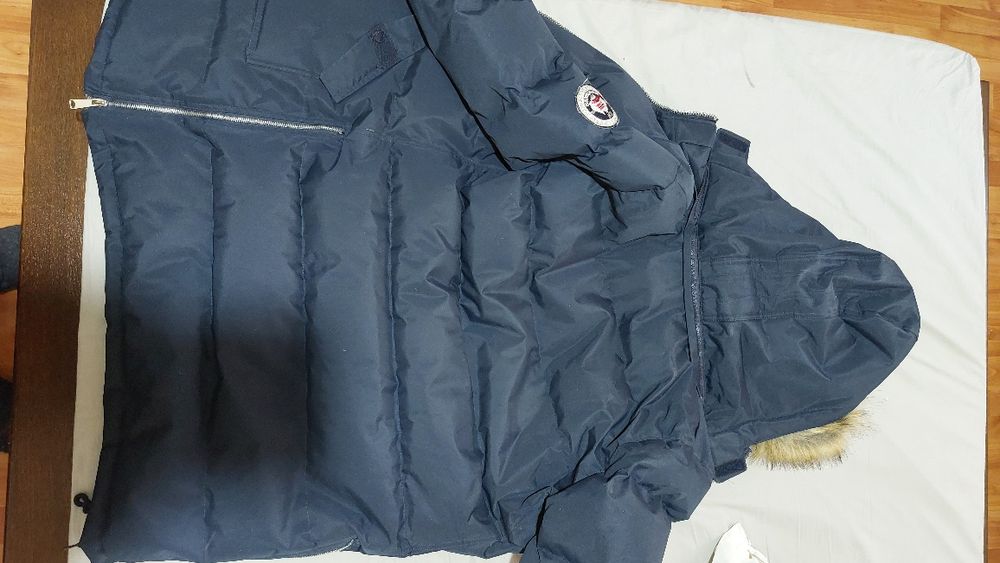 Geacă de damă marca Norway.