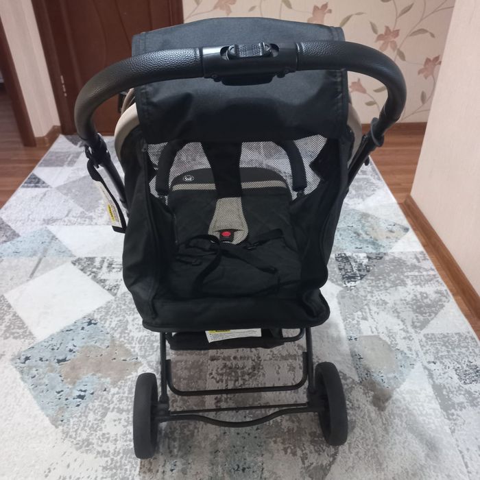 Продам прогулочную коляску