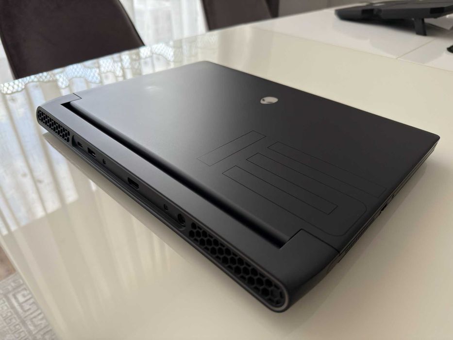 Laptop Gaming Dell Alienware M15 R7 15.6” – i7, RTX 3070 Ti, 32GB RAM