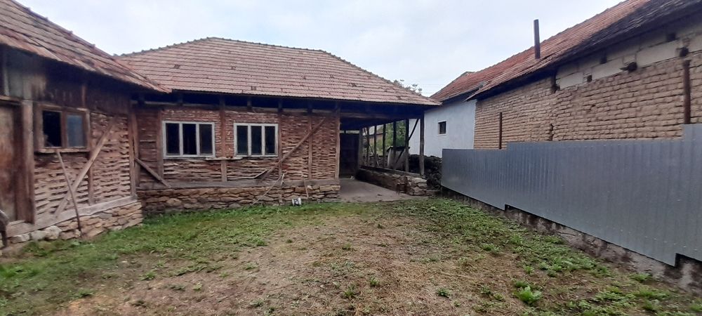 Casa de vanzare cu 2 camere + gradina