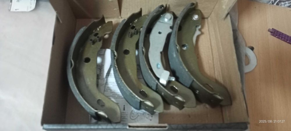 Продам тормозные колодки на мерседес