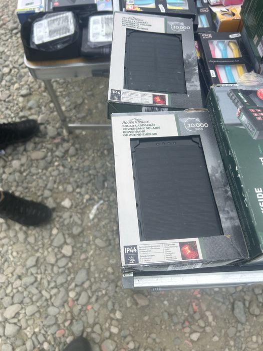 Baterie externa cu proiector silara