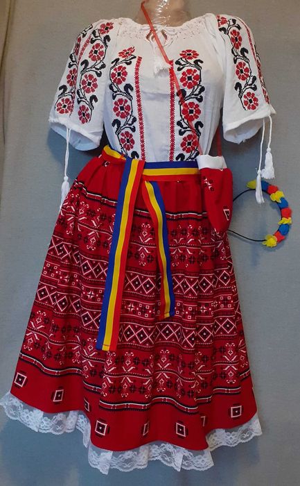 Costum popular pentru adulti marimile L,XL si 2 XL