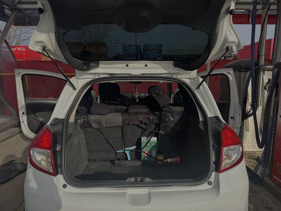 Vând Renault clio în stare foarte bună