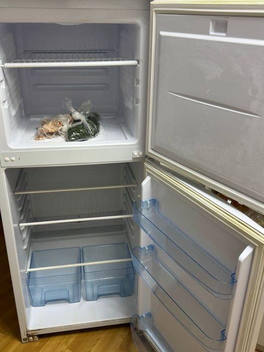 Продам холодильник