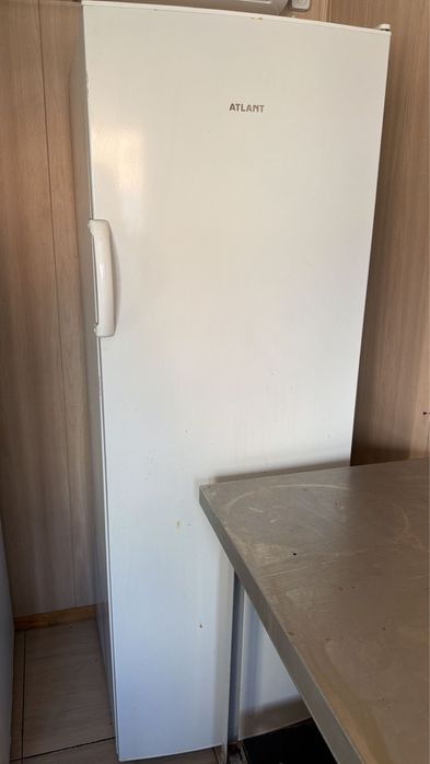 Холодильник витринный, морозильник