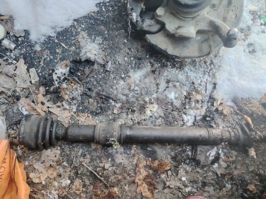 Продам запчасти на ниссан