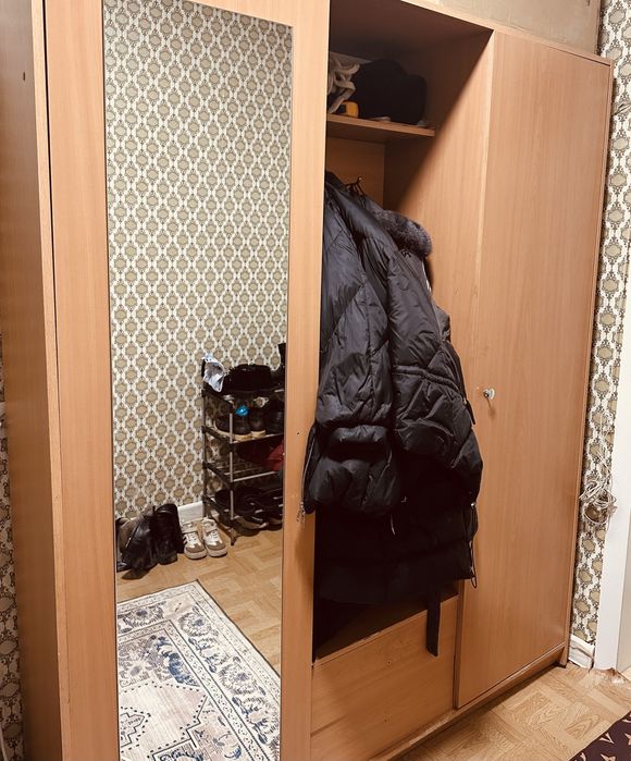 2 двух дверный прихожий с зерколом