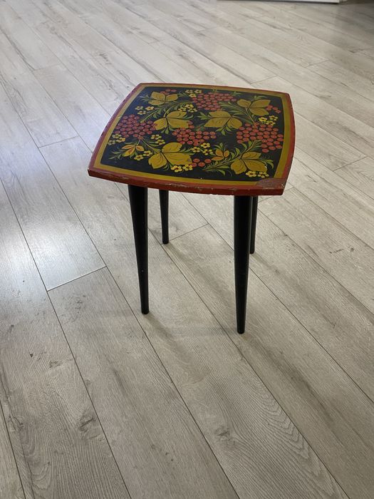 Табуретка СССР «Хохлома» звонить на алцар