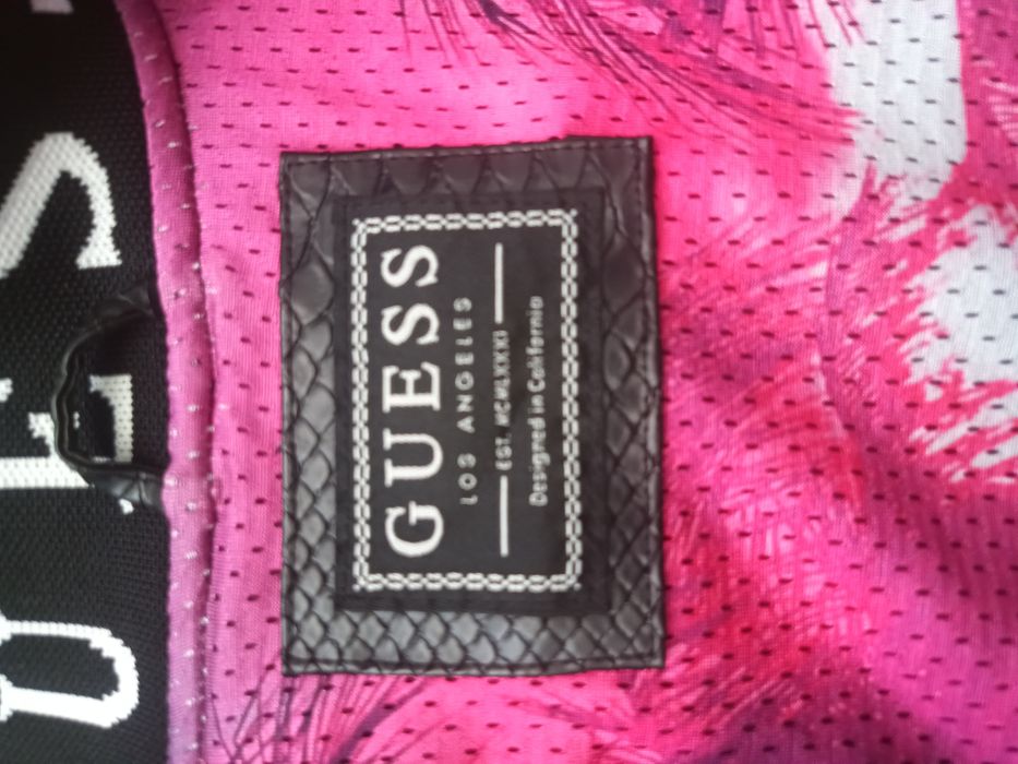 Geaca Guess mărimea 38