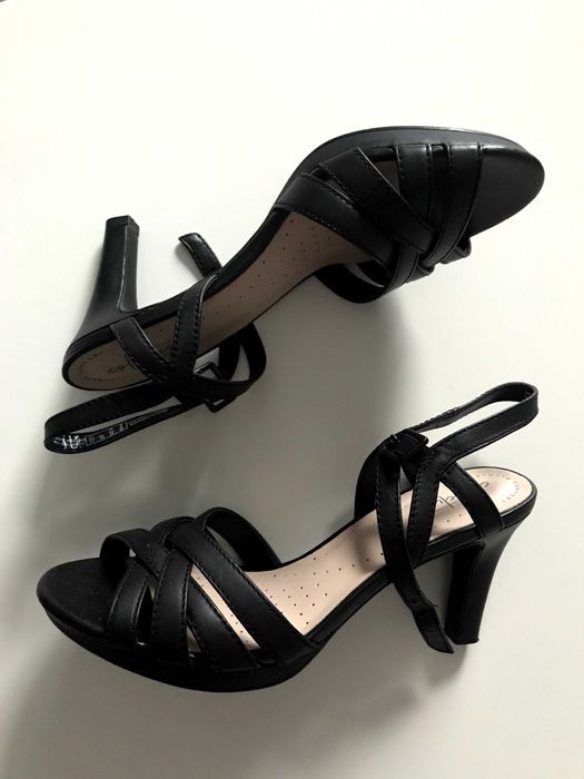 Нови Кожени Сандали от Clarks