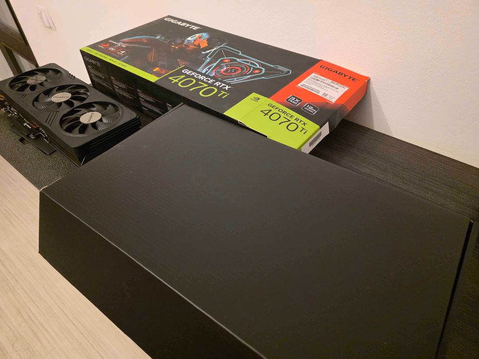 Placa  video GIGABYTE GeForce RTX­­ 4070 Ti GAMING