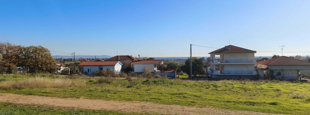 Продава малка къща с площ 60 м2 с двор 220 м2 в Аспровалта, Гърция