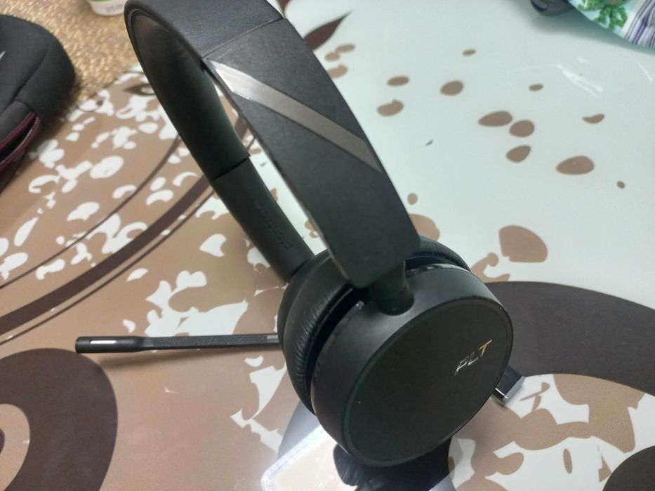 Casti Bluetooth Plantronics Voyager Focus 4220 cu Dongle USB