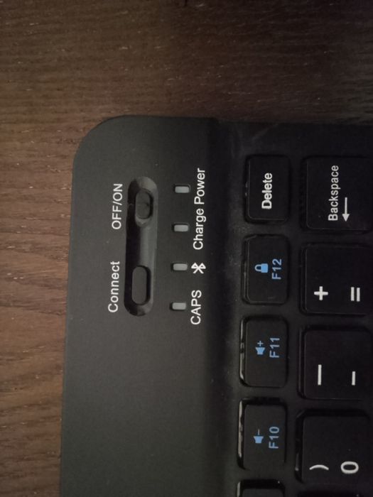 Продам блютуз клавиатуру