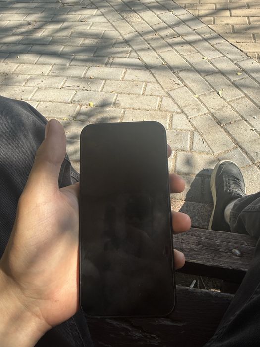 Продам айфон 13