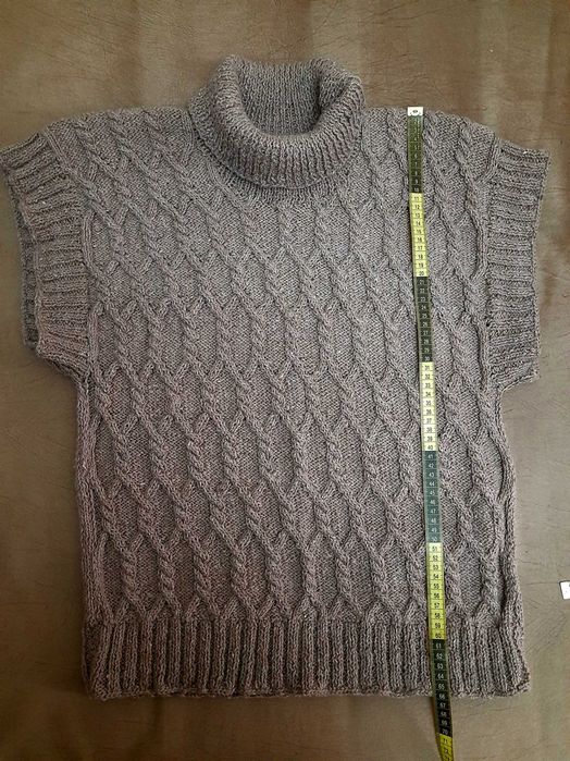 Вязаные безрукавки