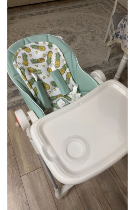 Продам стульчик для кормления Ilovi